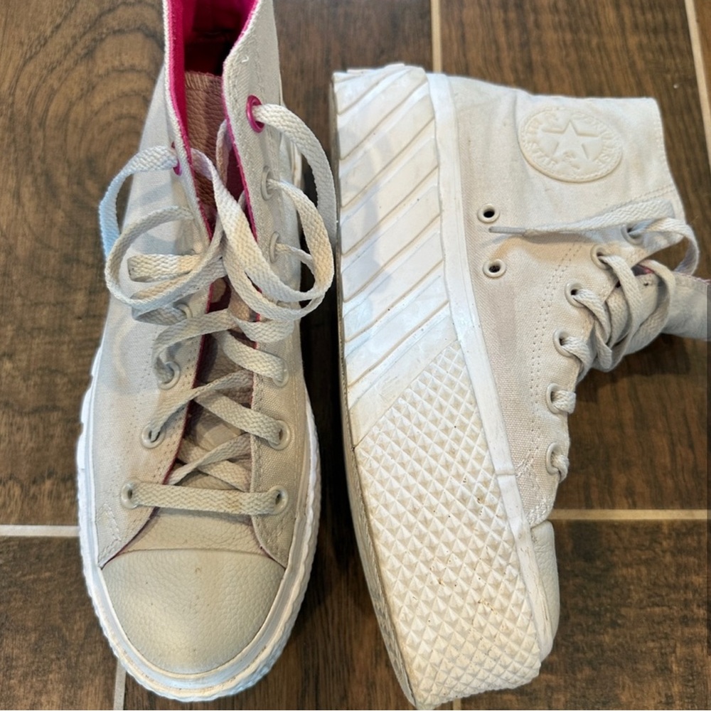 Chuck Taylor All Star High-Top Platform Leather Sneaker | Size 8.5